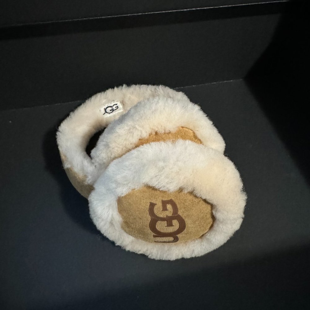 UGG Logo Earmuffs
